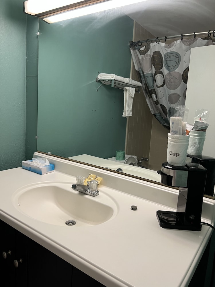 ambassador inn and suites