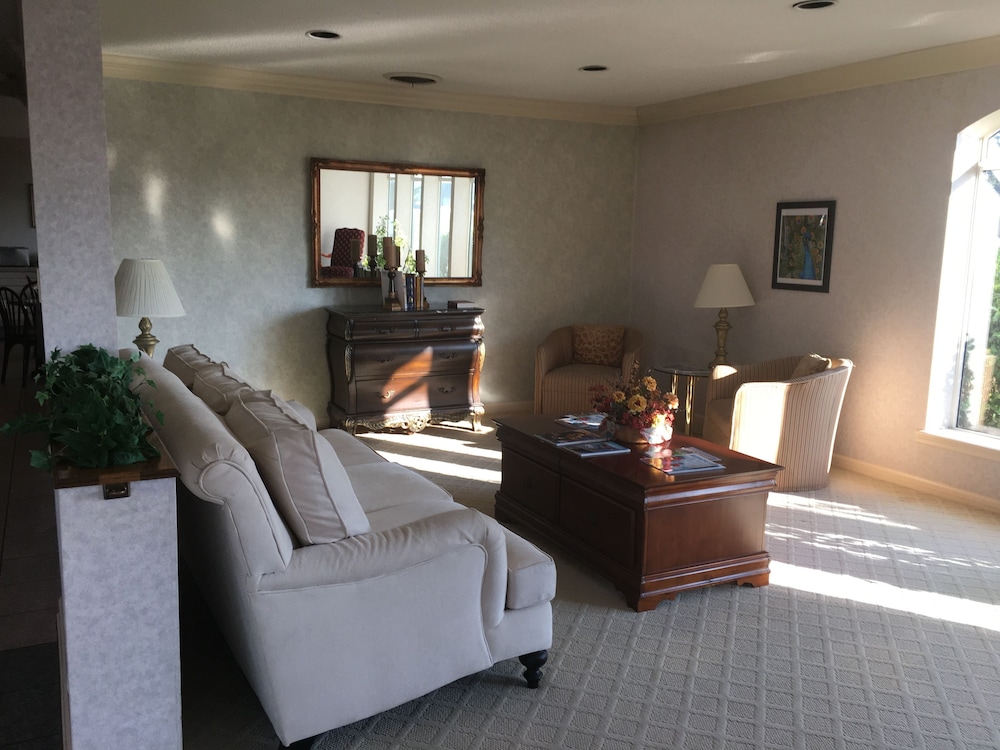 ambassador inn and suites