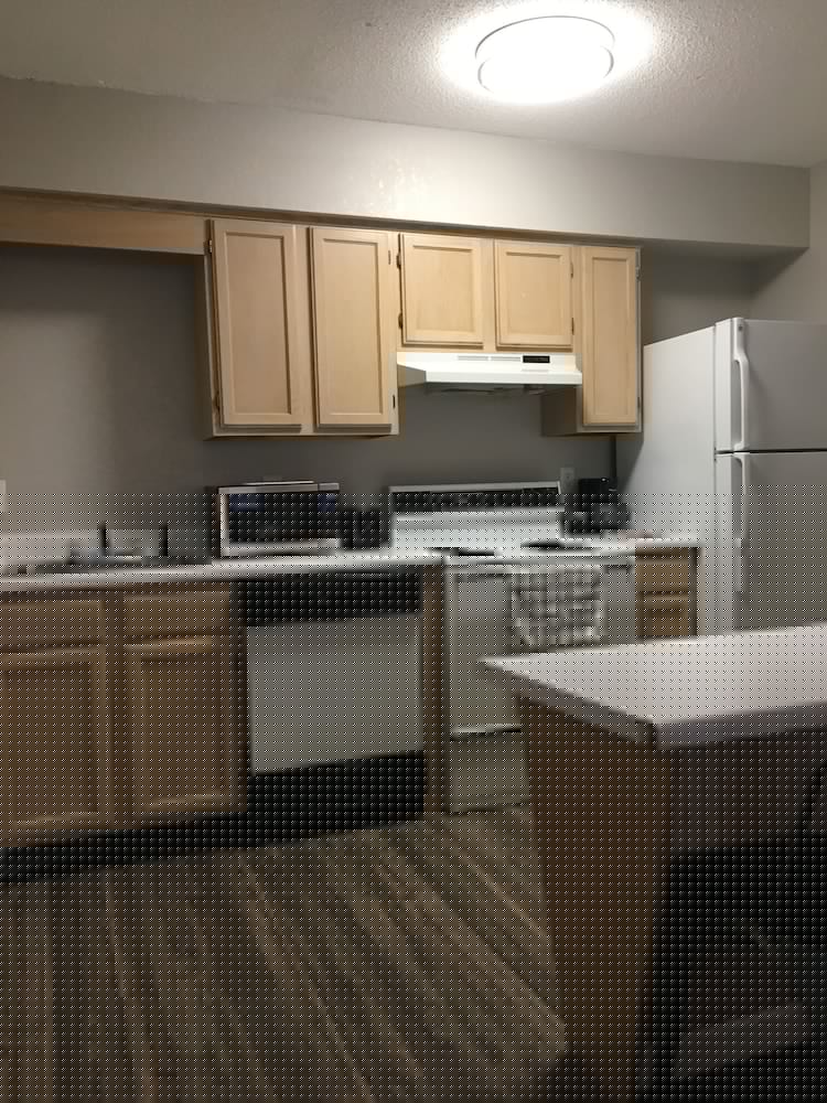 ambassador inn and suites