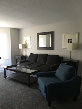 ambassador inn and suites