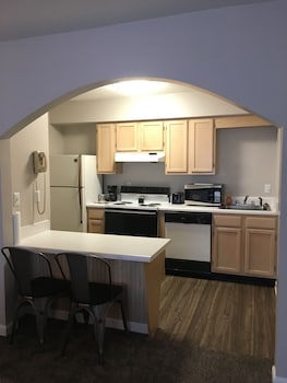 ambassador inn and suites