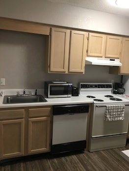 ambassador inn and suites