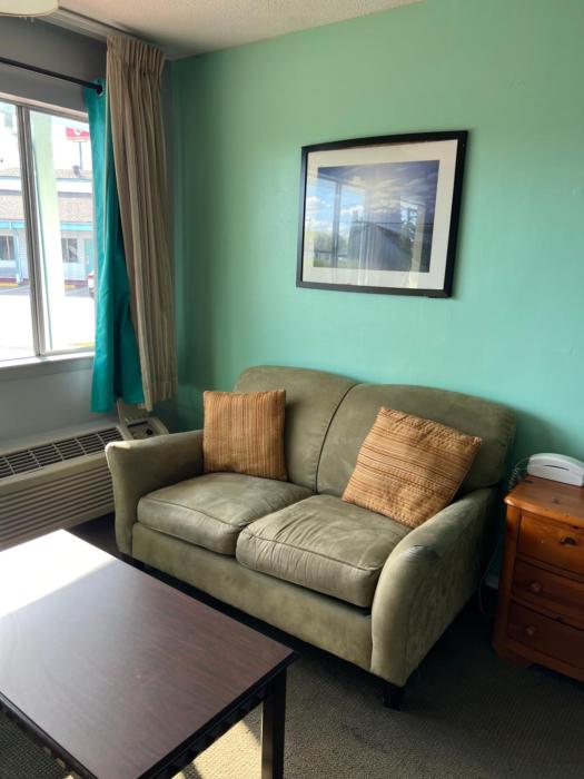ambassador inn and suites