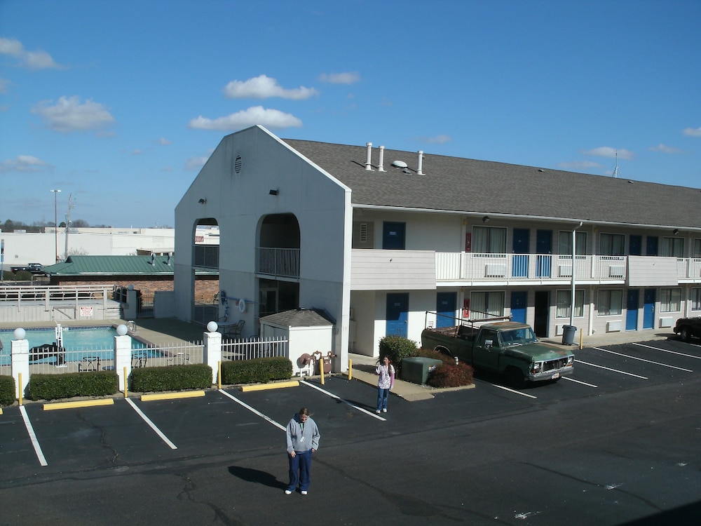 motel 6 millington tn
