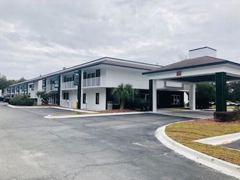 days inn by wyndham eglin afb