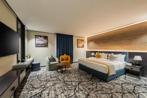 voyage hotel and suites
