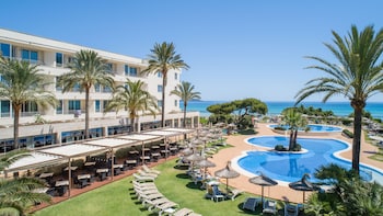 grupotel natura playa