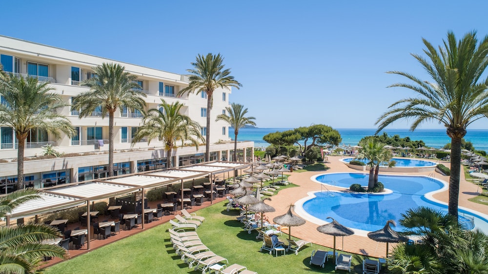 grupotel natura playa