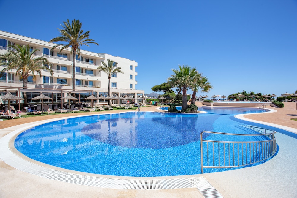 grupotel natura playa