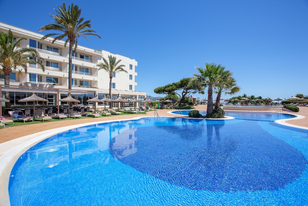 grupotel natura playa