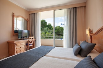 grupotel natura playa