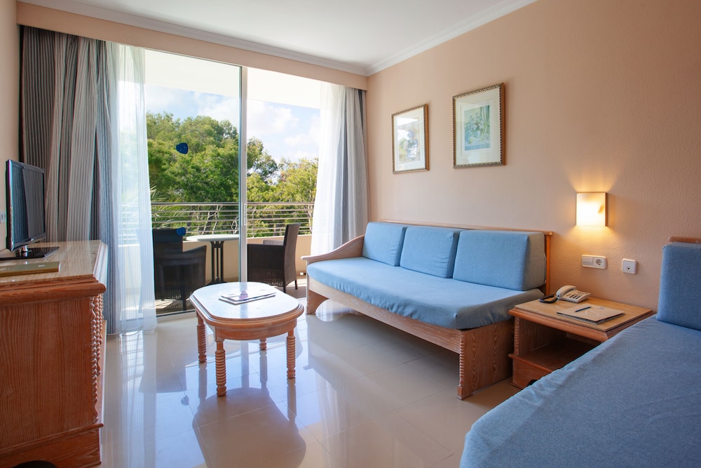 grupotel natura playa