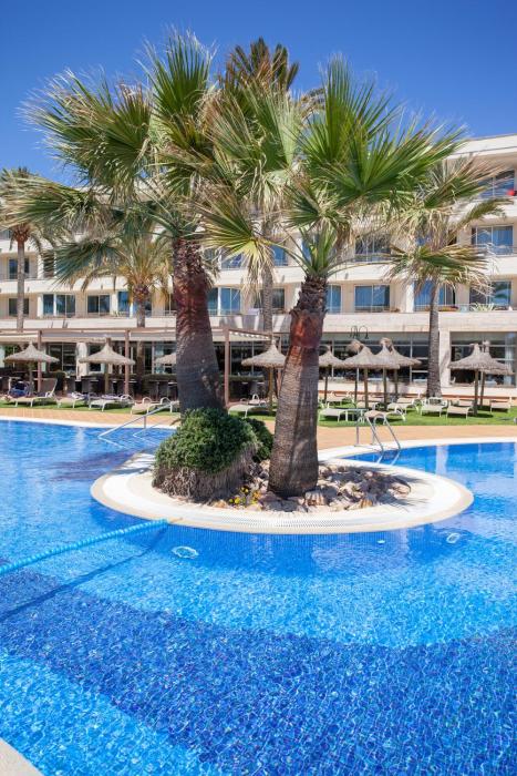 grupotel natura playa