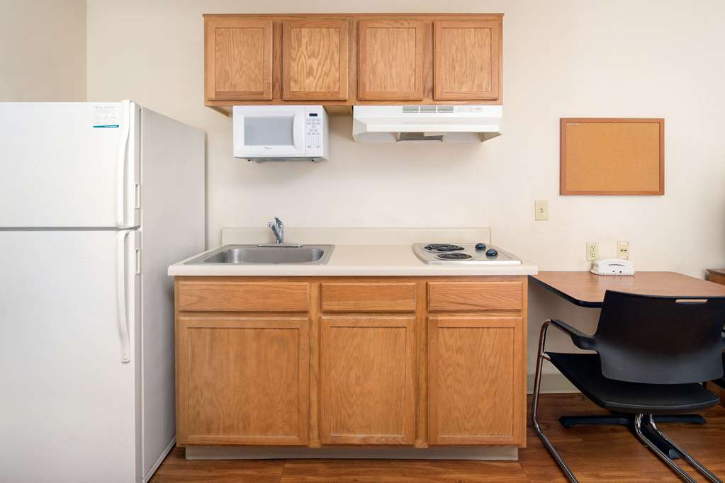 extended stay america select suites phoenix west