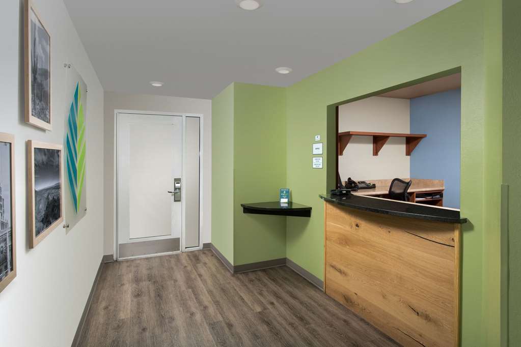 extended stay america select suites phoenix west