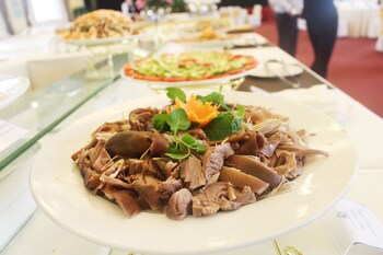 hoang son peace hotel