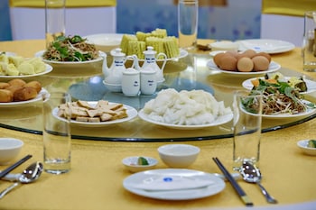 hoang son peace hotel