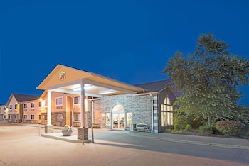 Super 8 By Wyndham Richmond,Kansas City>>Higginsville,2 star