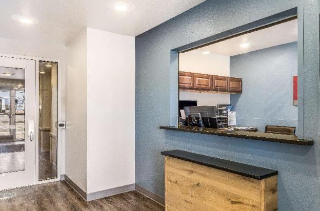 extended stay america select suites wichita airport