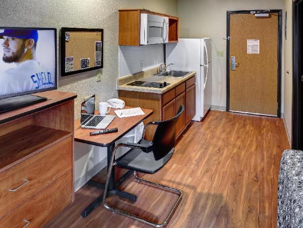 extended stay america select suites wichita airport
