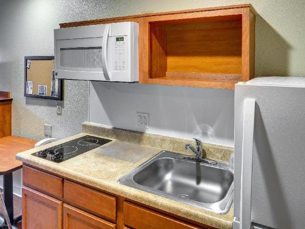 extended stay america select suites wichita airport