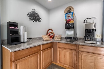 scottish inn and suites