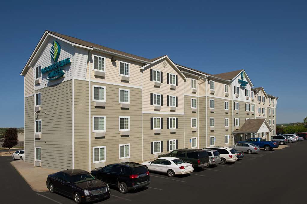 woodspring suites topeka