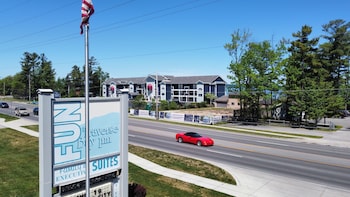traverse bay inn