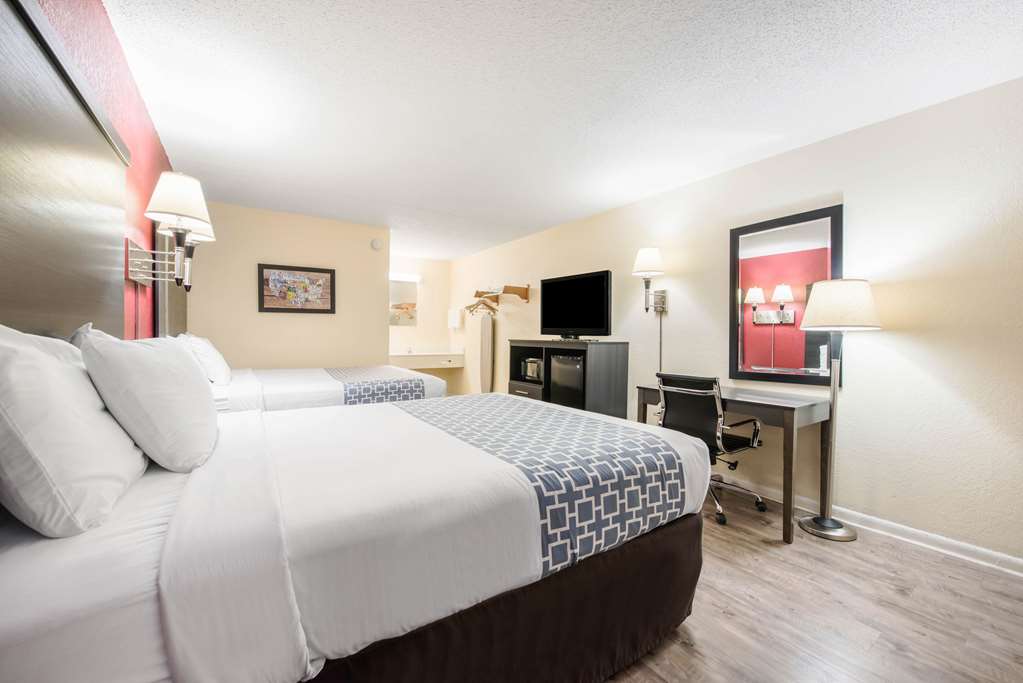 econo lodge waynesville