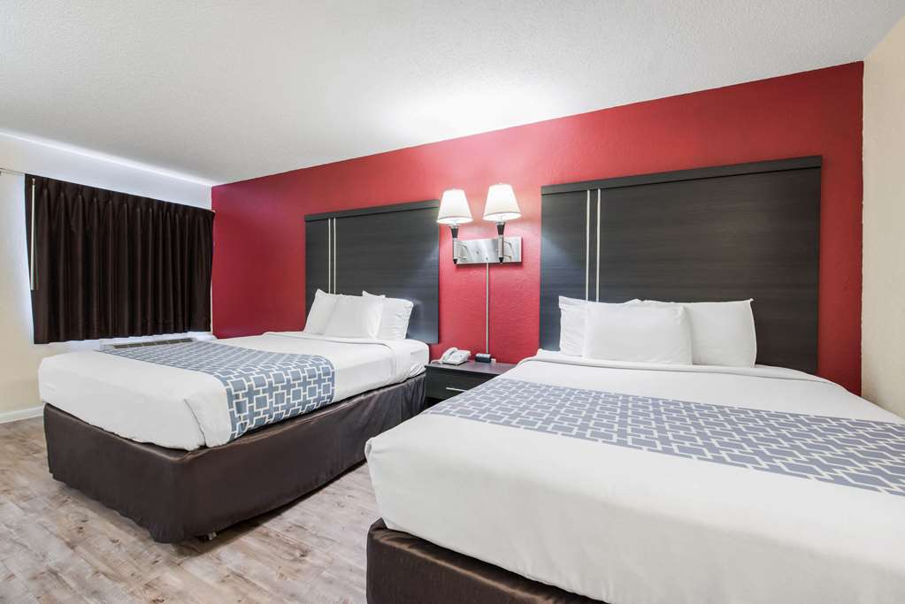 econo lodge waynesville