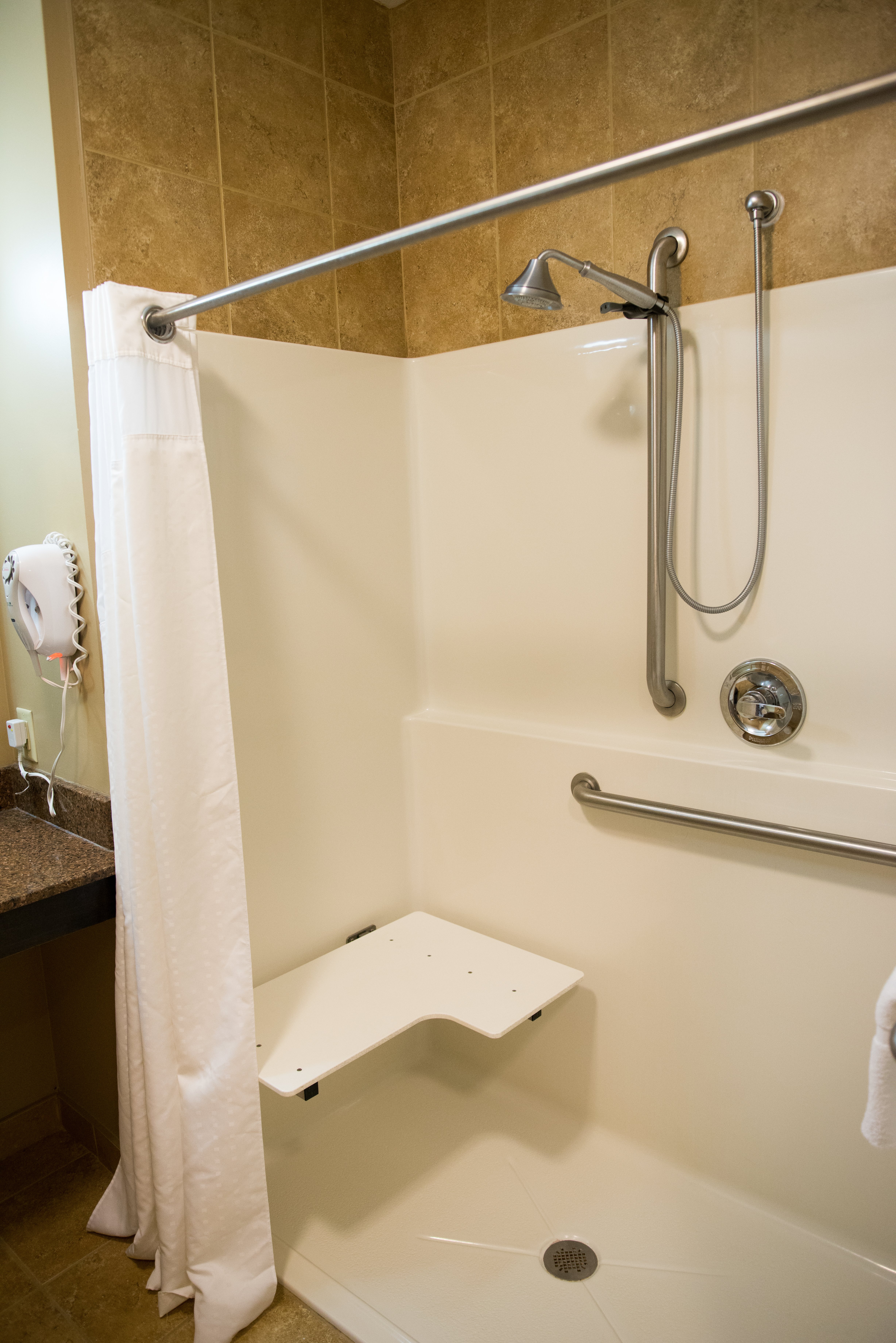 holiday inn express hotel and suites northwood by ihg