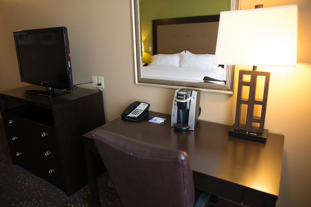 holiday inn express hotel and suites northwood by ihg