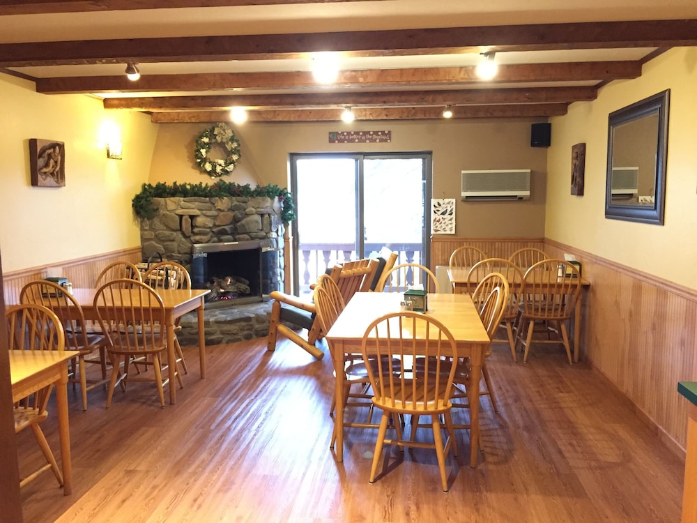 Hotel Vienna,East Durham>>Albany,3 star