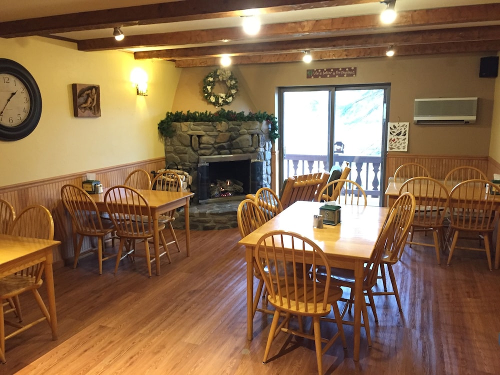 Hotel Vienna,East Durham>>Albany,3 star