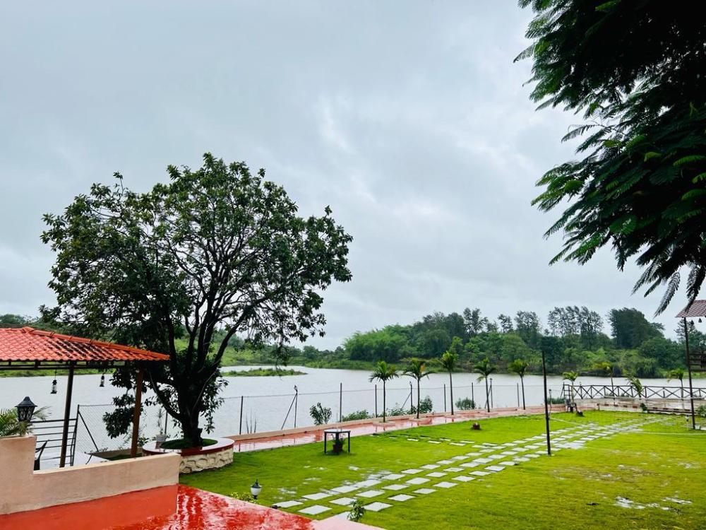 aandra lakestay resort campzone