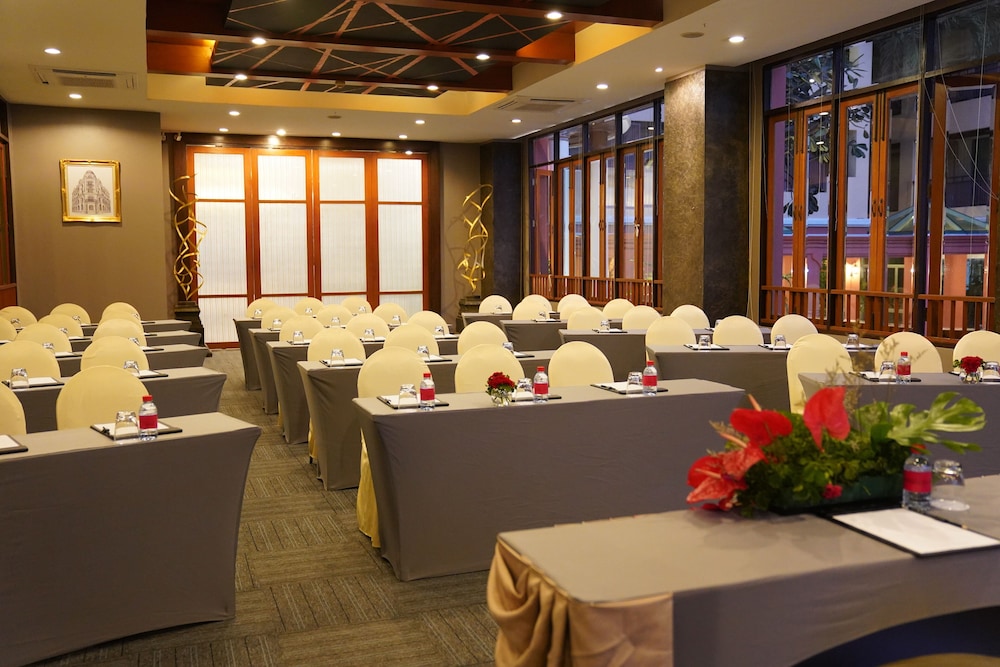 chateau en ville pattaya