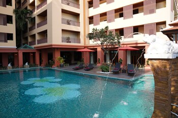 chateau en ville pattaya