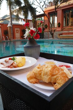 chateau en ville pattaya