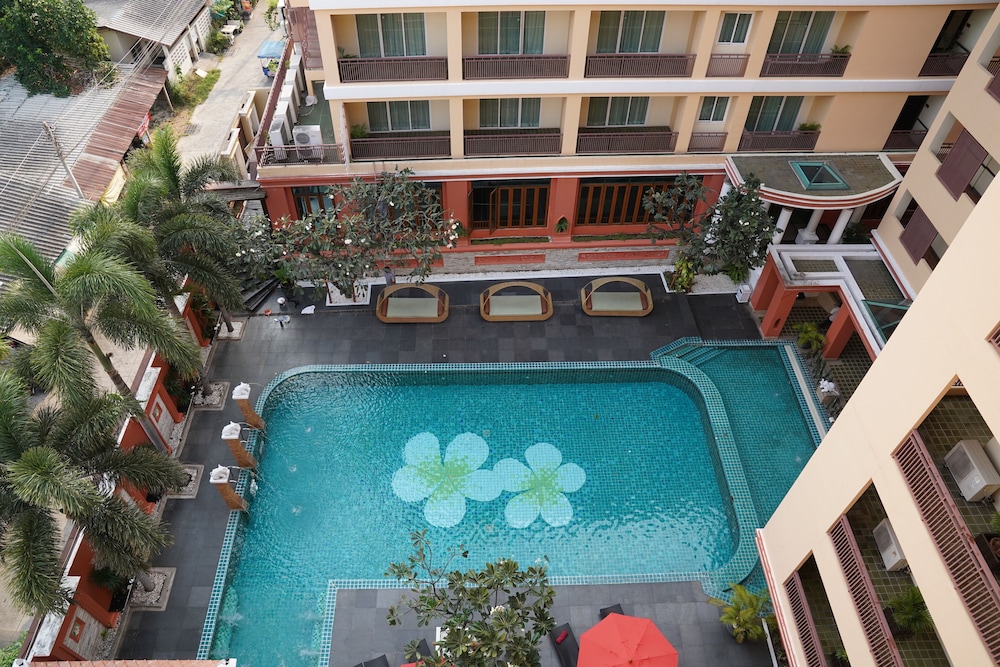 chateau en ville pattaya