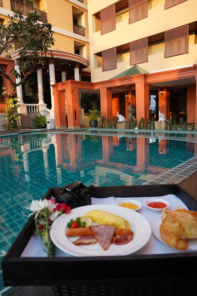 chateau en ville pattaya