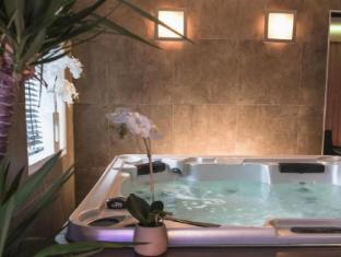 moxy annecy