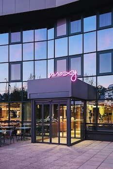 moxy annecy