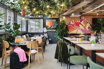moxy annecy