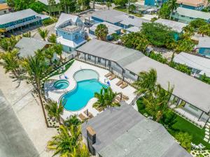 pelican post at anna maria island inn