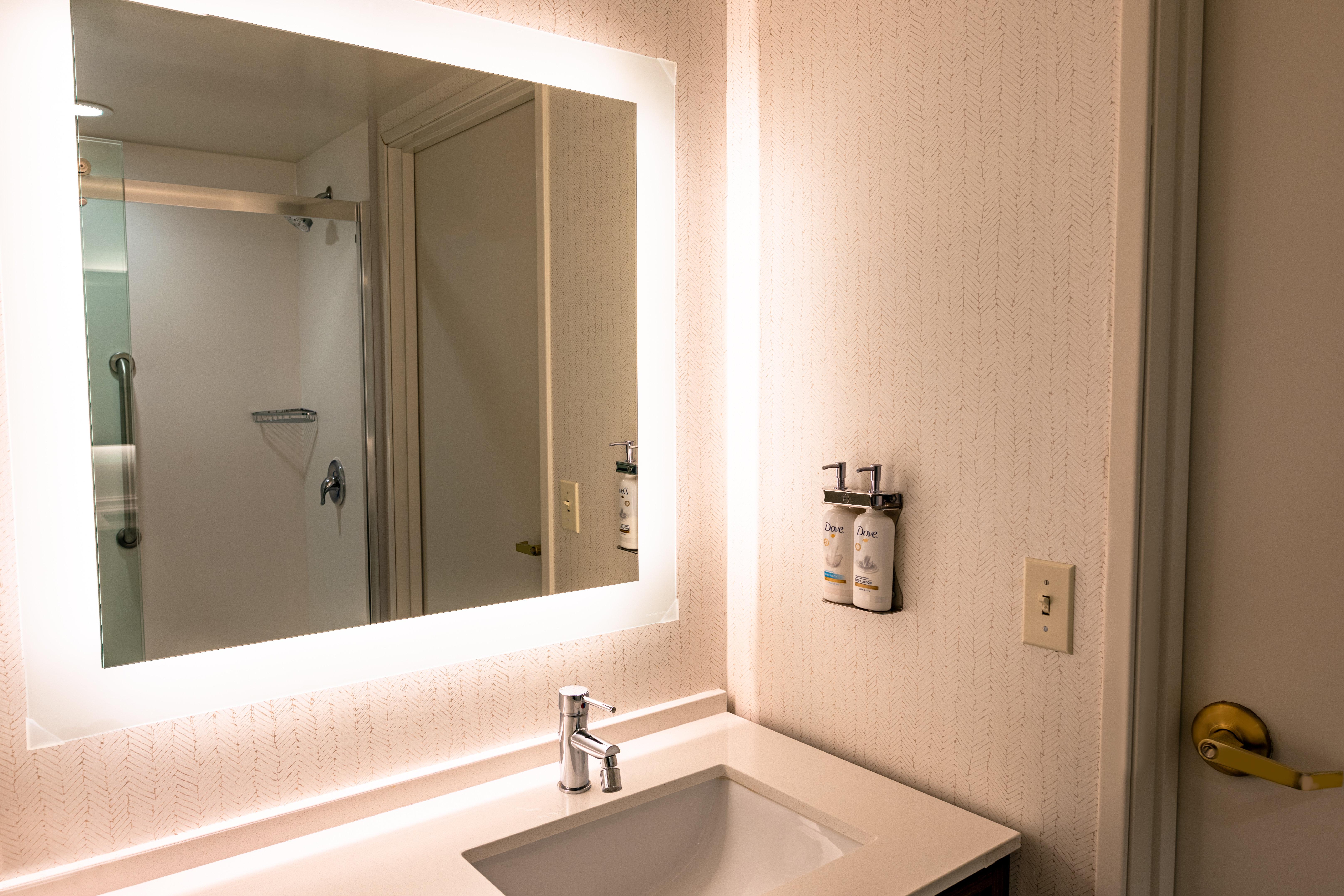 holiday inn and suites oakland airport by ihg