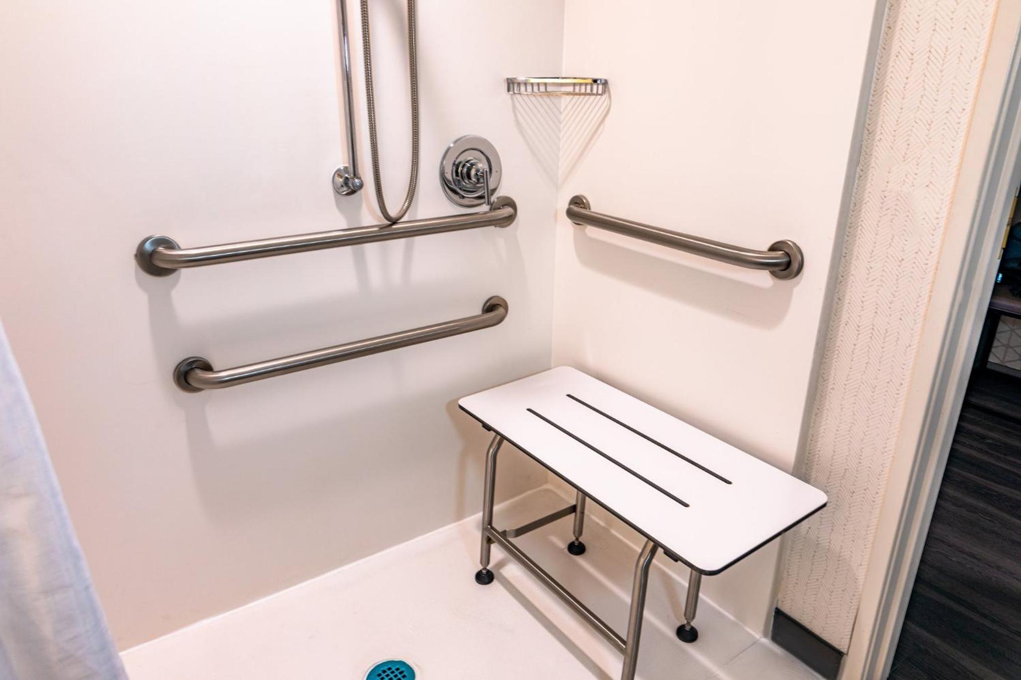 holiday inn and suites oakland airport by ihg