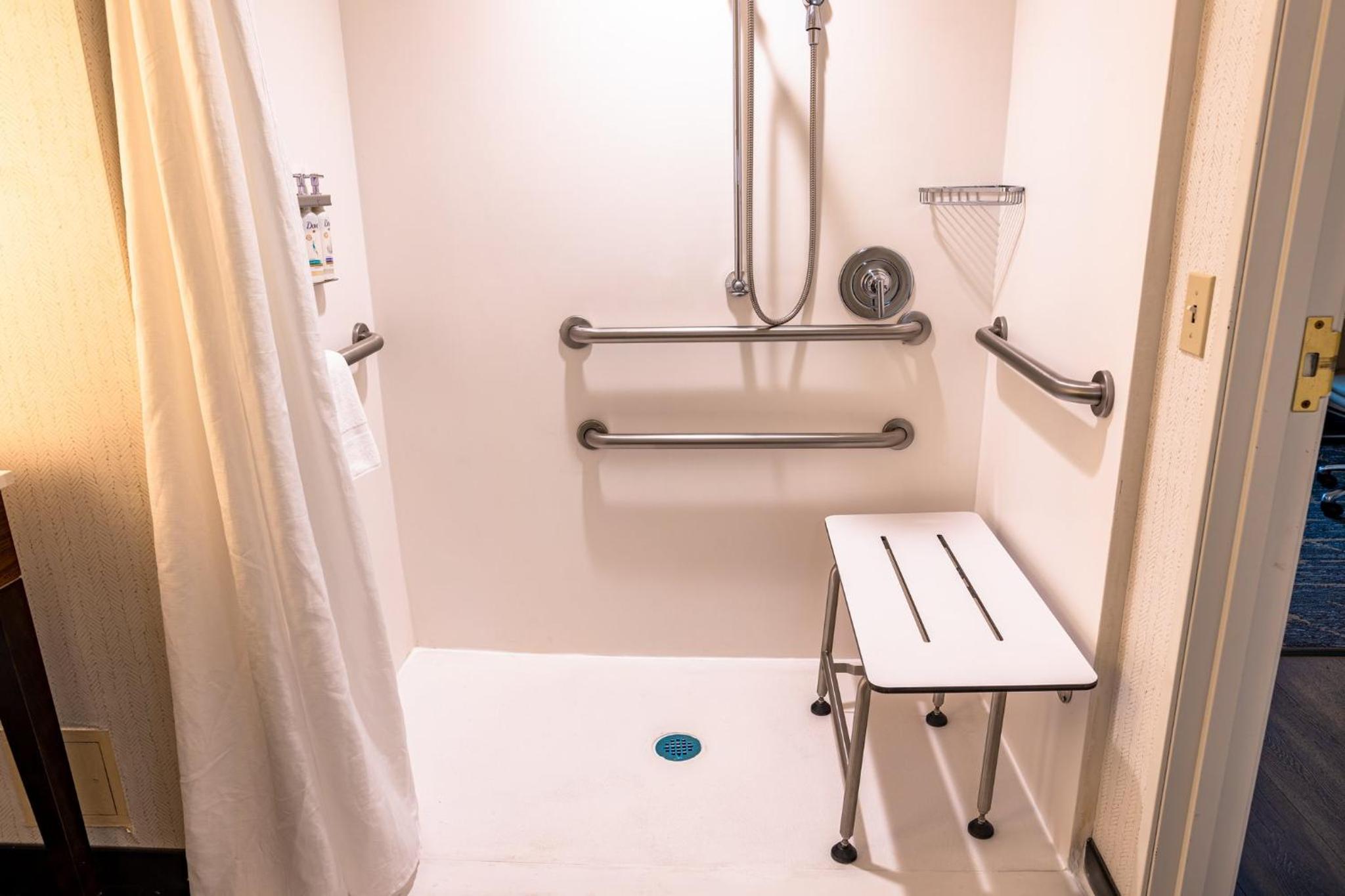 holiday inn and suites oakland airport by ihg