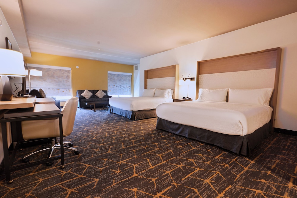 holiday inn and suites oakland airport by ihg