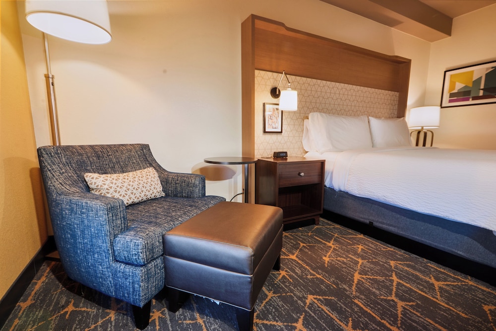 holiday inn and suites oakland airport by ihg
