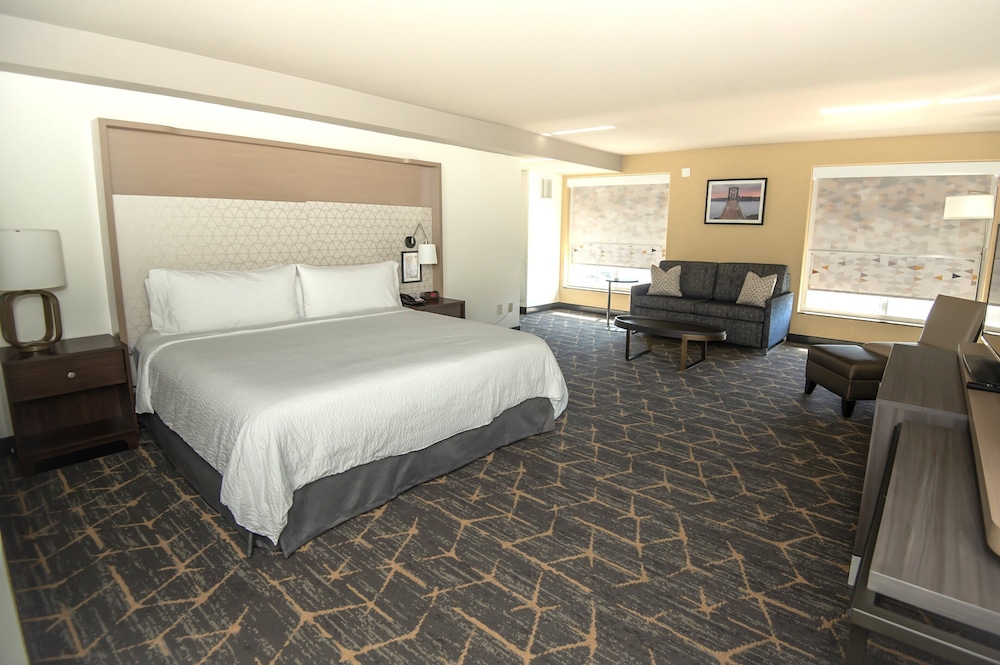 holiday inn and suites oakland airport by ihg